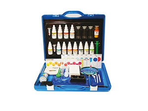 Koffer van eco-onderzoeker