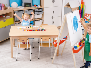 Knutseltafel met opbergvak Knutseltafel met opbergvak