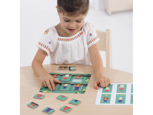 Klein, middelgroot en groot. Magnetisch puzzelspel Klein, middelgroot en groot. Magnetisch puzzelspel