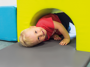 Softplay peuterspeeleiland met tunnel Softplay peuterspeeleiland met tunnel